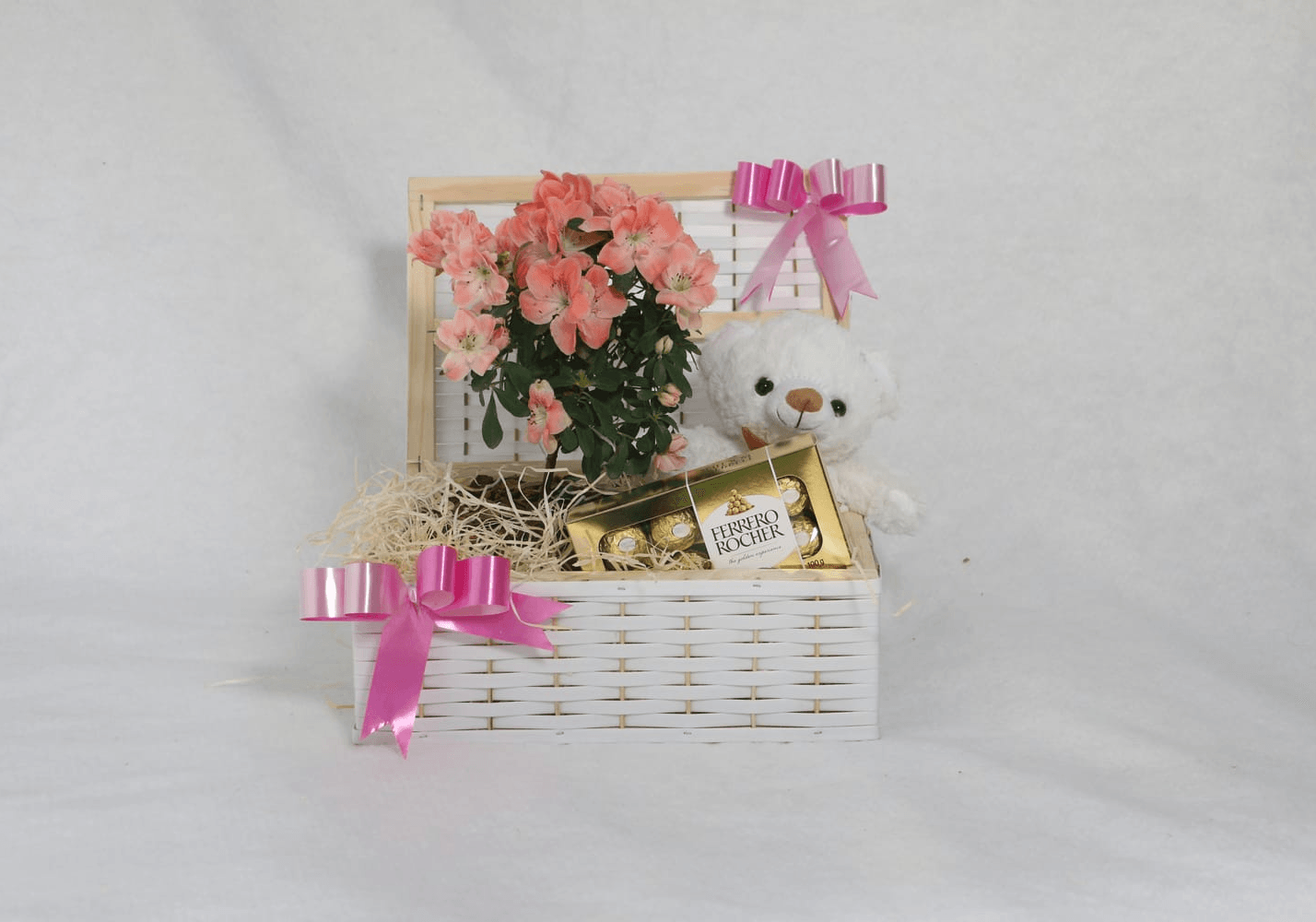 5 Postpartum Gifts for Mom That She’ll Love