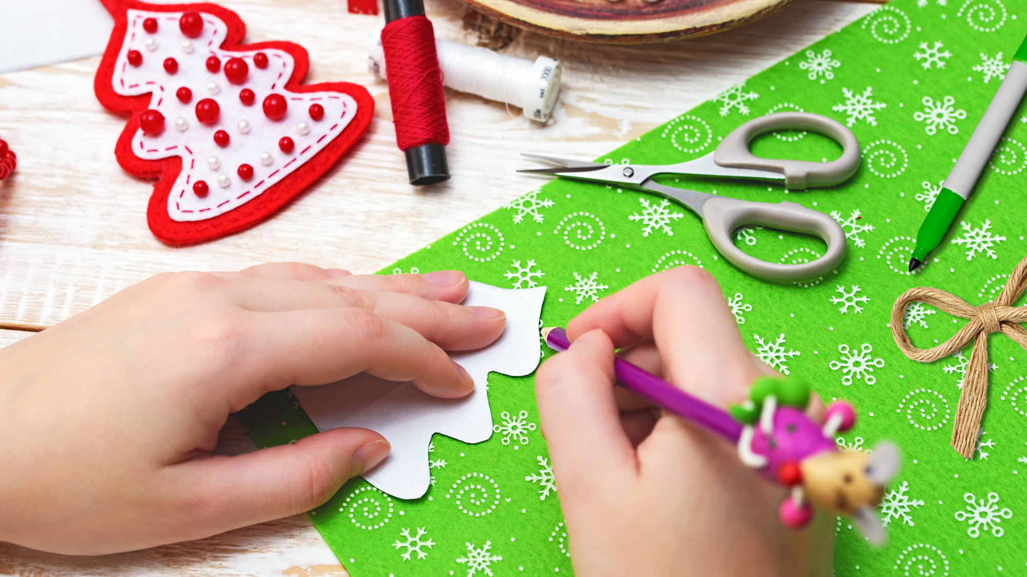 10 Fun Christmas Crafts for Kids to Make Together